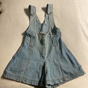 Cute denim overall shorts size 6